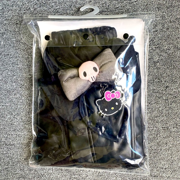Hello Kitty & Friends Adult Kuromi Costume - Size Small/Medium - NWT - Picture 2 of 4